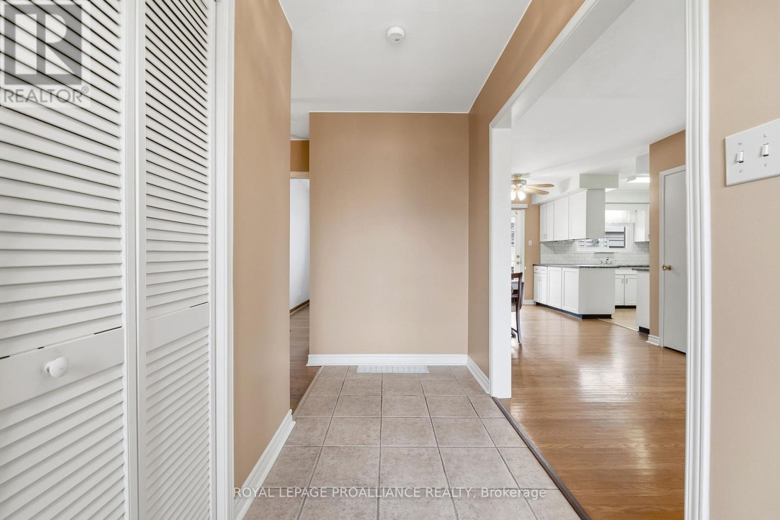 35 King George Square, Belleville, Ontario  K8P 2A7 - Photo 12 - X12949058