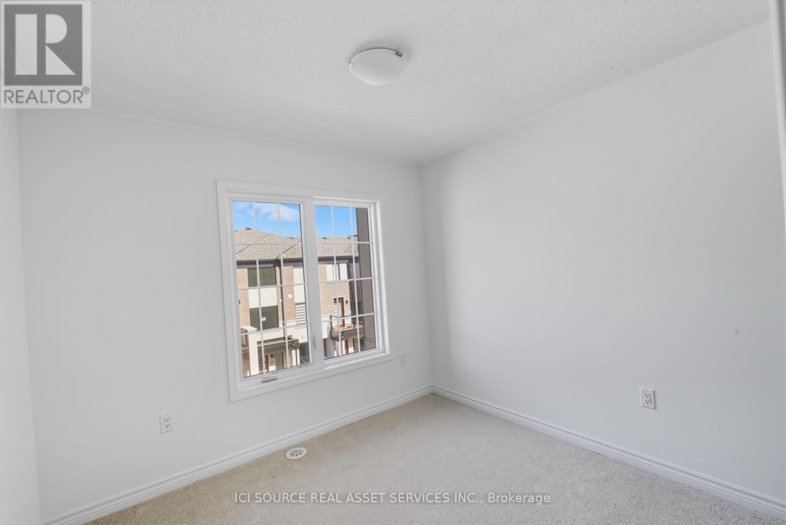 16 Pearen Lane, Barrie, Ontario  L9J 0Z6 - Photo 12 - S12949262