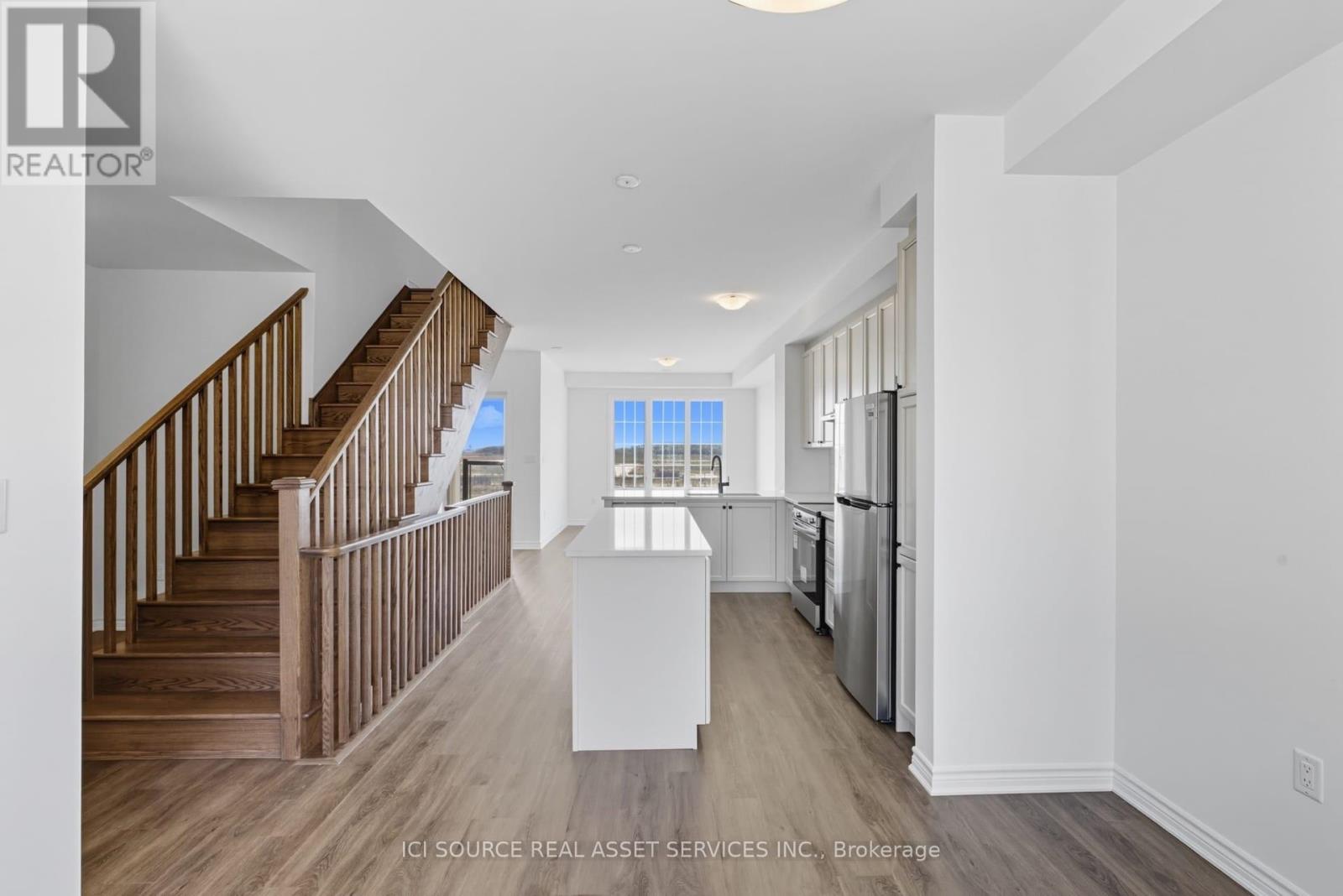 16 Pearen Lane, Barrie, Ontario  L9J 0Z6 - Photo 6 - S12949262