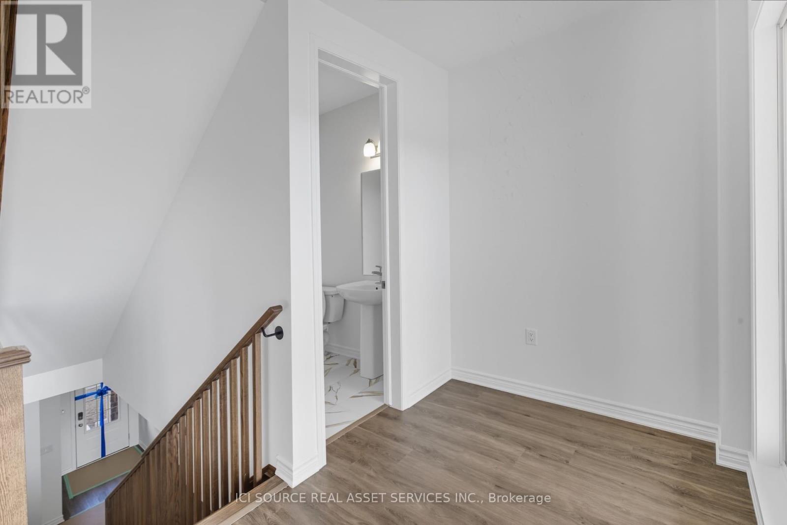 16 Pearen Lane, Barrie, Ontario  L9J 0Z6 - Photo 9 - S12949262