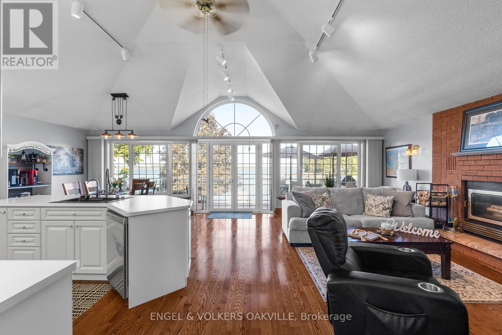 216 Robins Point Road, Tay, Ontario  L0K 2A0 - Photo 4 - S12949284