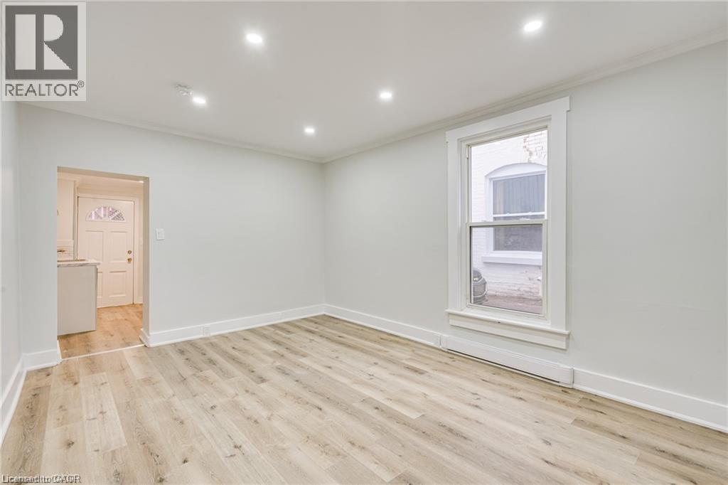 33 ALBION Street Unit# Lower, Brantford, Ontario