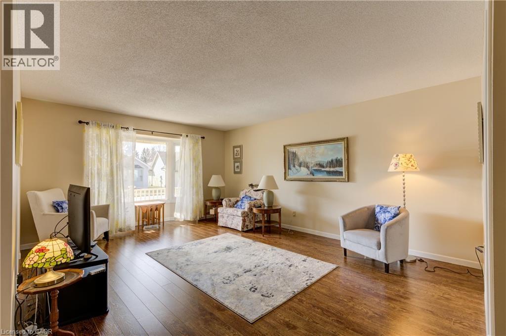 20 Edwin Crescent, Tillsonburg, Ontario  N4G 5H3 - Photo 3 - 40816598