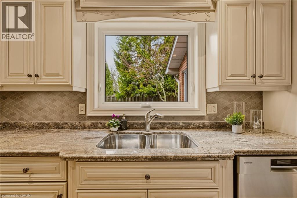 91 Rembrandt Court, Ancaster, Ontario  L9G 4P8 - Photo 10 - 40815892