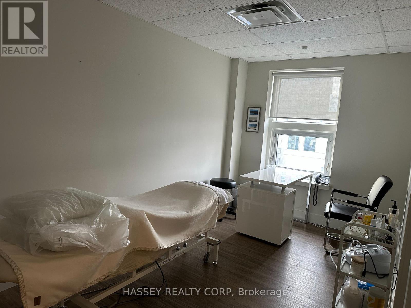 204 - 4 Checkley Street, Barrie (City Centre), Ontario  L4N 1W1 - Photo 11 - S12904488