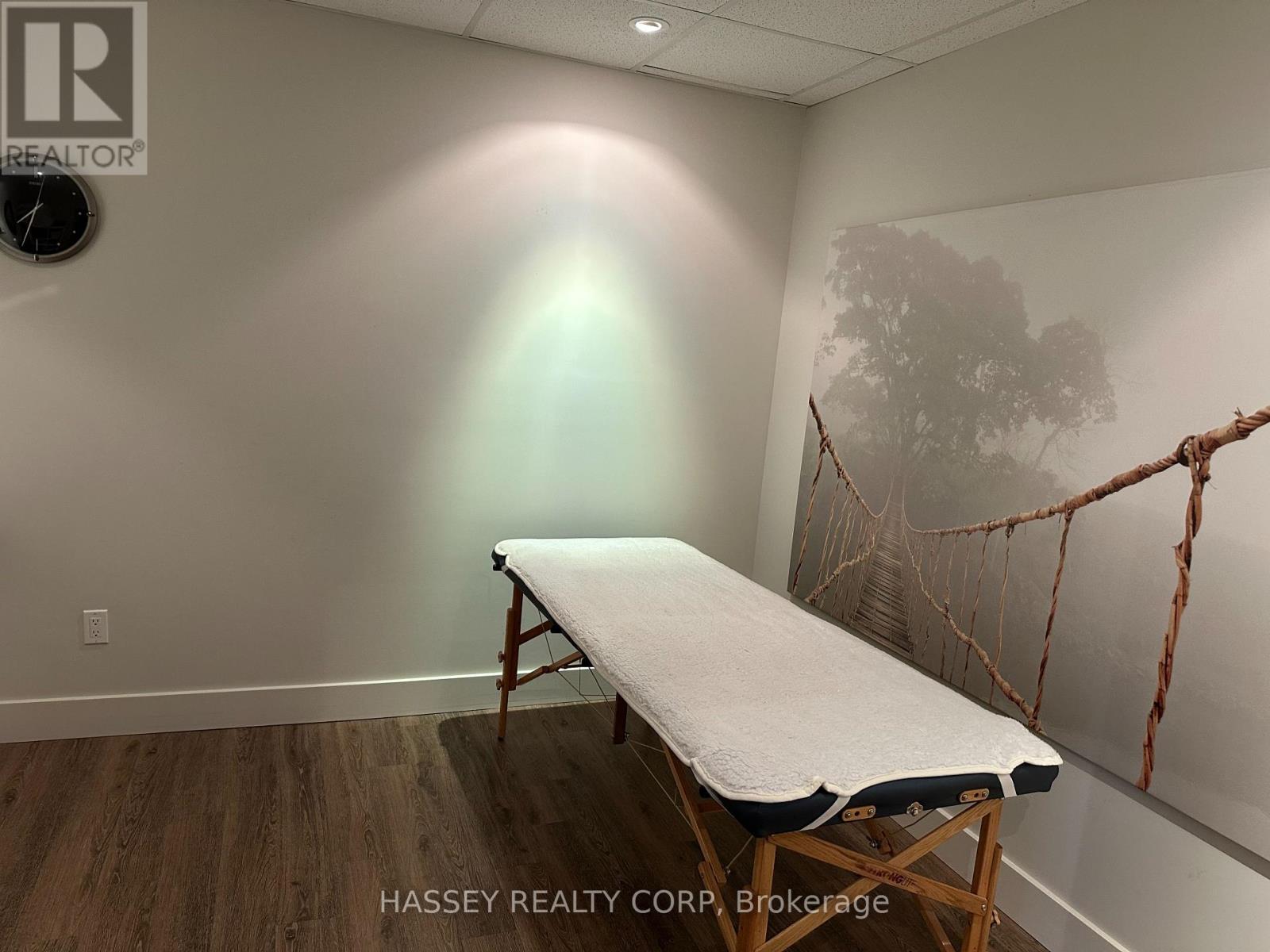 204 - 4 Checkley Street, Barrie (City Centre), Ontario  L4N 1W1 - Photo 12 - S12904488