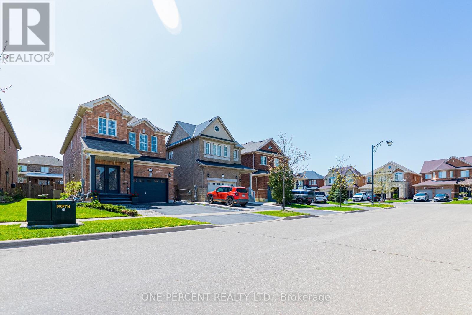 6 Duffel Crescent, Halton Hills, Ontario  L7G 0H7 - Photo 2 - W12949212