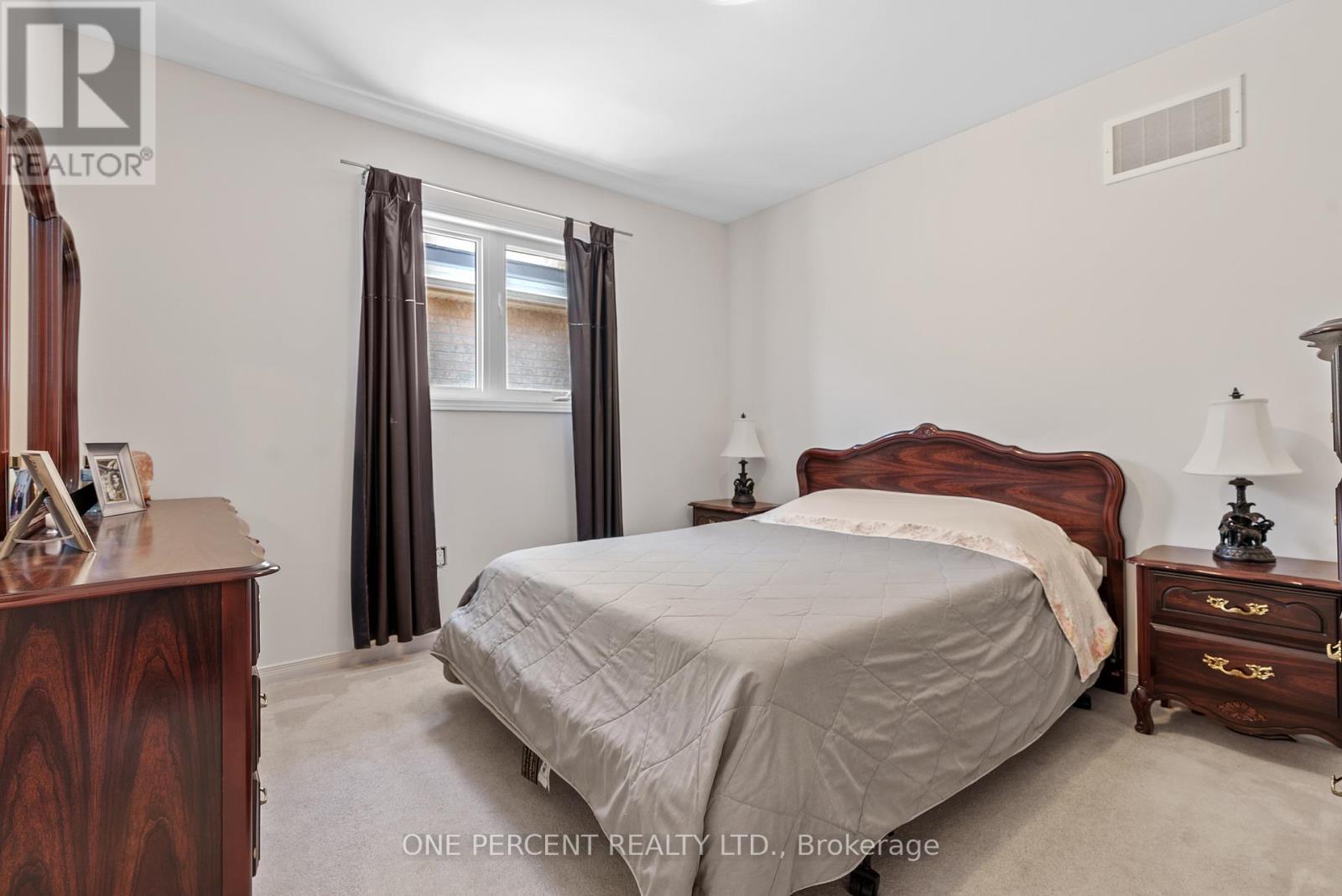 6 Duffel Crescent, Halton Hills, Ontario  L7G 0H7 - Photo 20 - W12949212