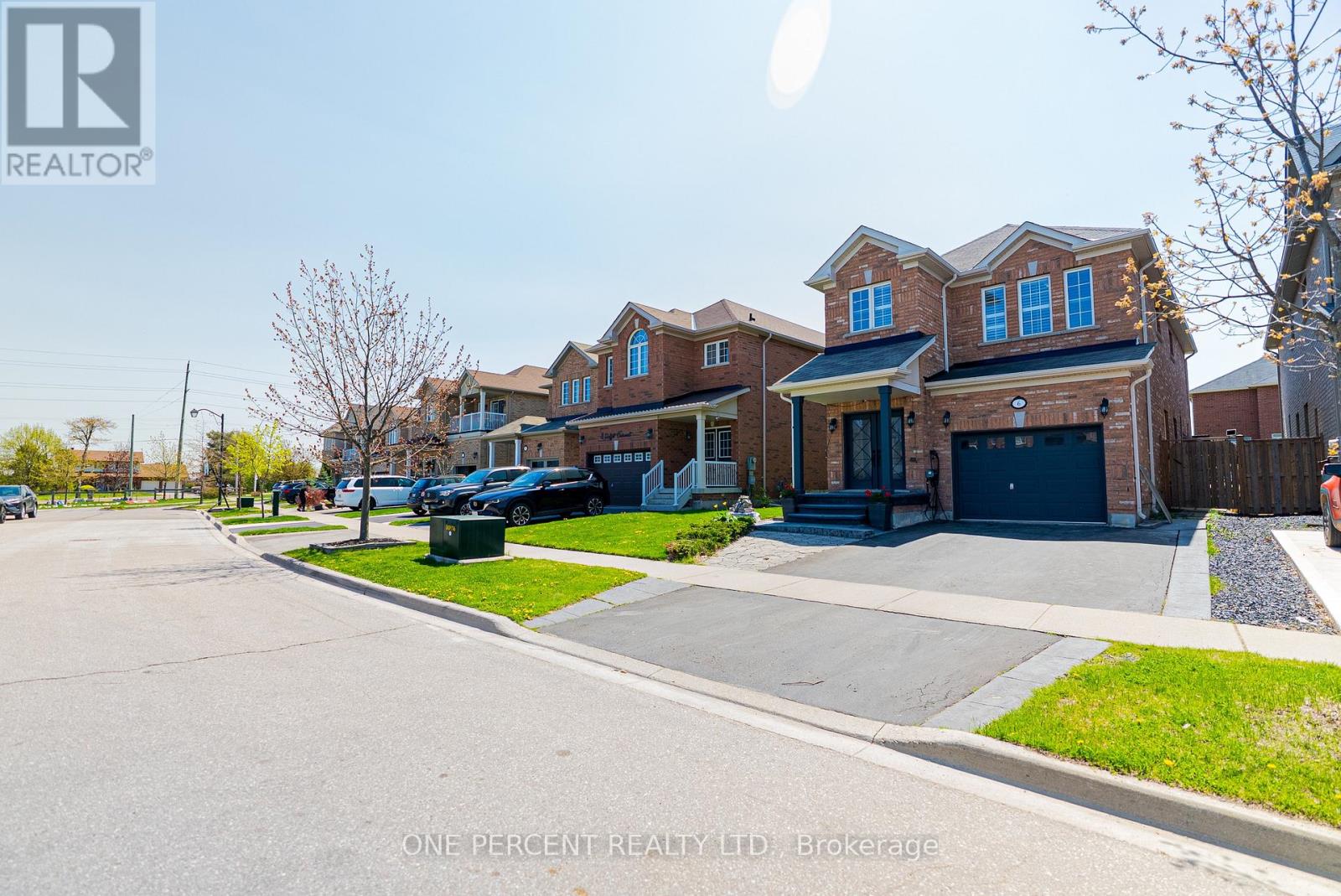 6 Duffel Crescent, Halton Hills, Ontario  L7G 0H7 - Photo 3 - W12949212