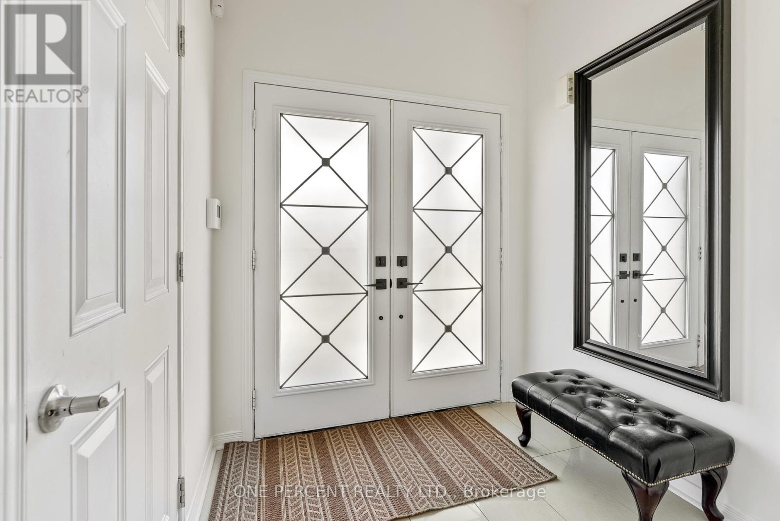 6 Duffel Crescent, Halton Hills, Ontario  L7G 0H7 - Photo 4 - W12949212