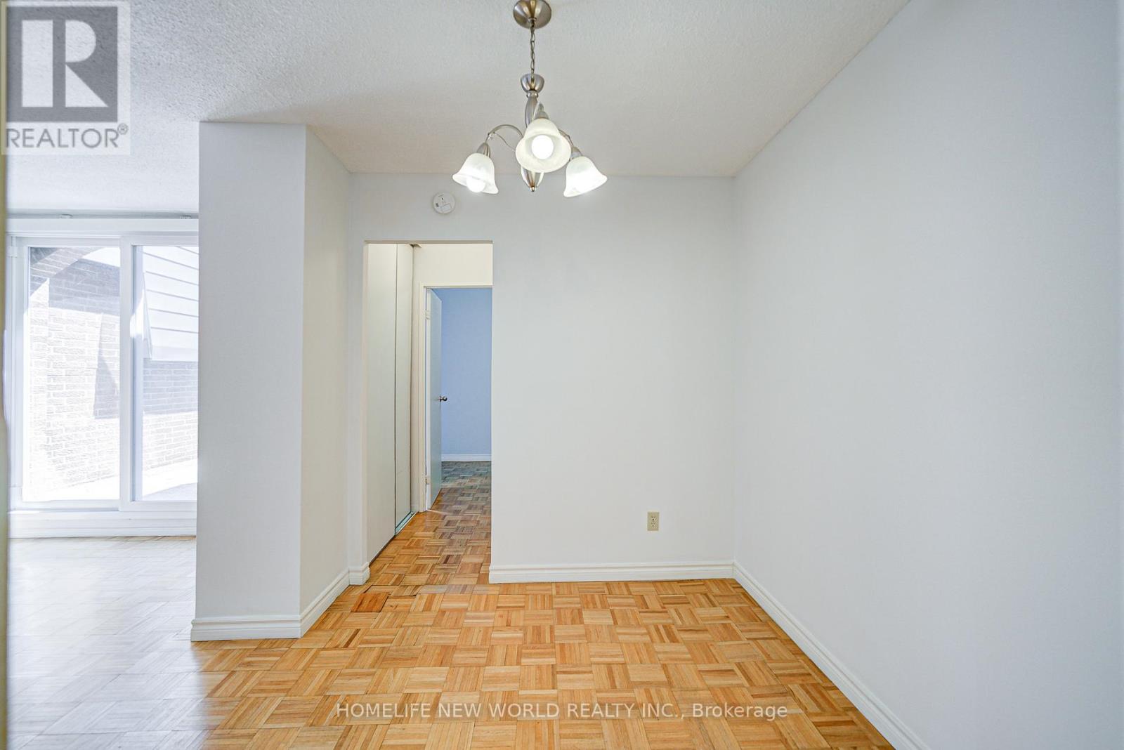 325 - 1455 Williamsport Drive, Mississauga, Ontario  L4X 2T5 - Photo 10 - W12949220