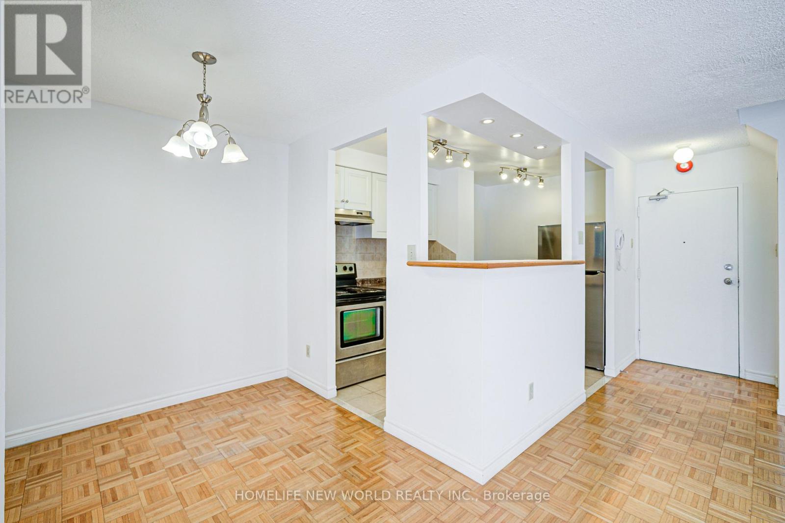 325 - 1455 Williamsport Drive, Mississauga, Ontario  L4X 2T5 - Photo 11 - W12949220