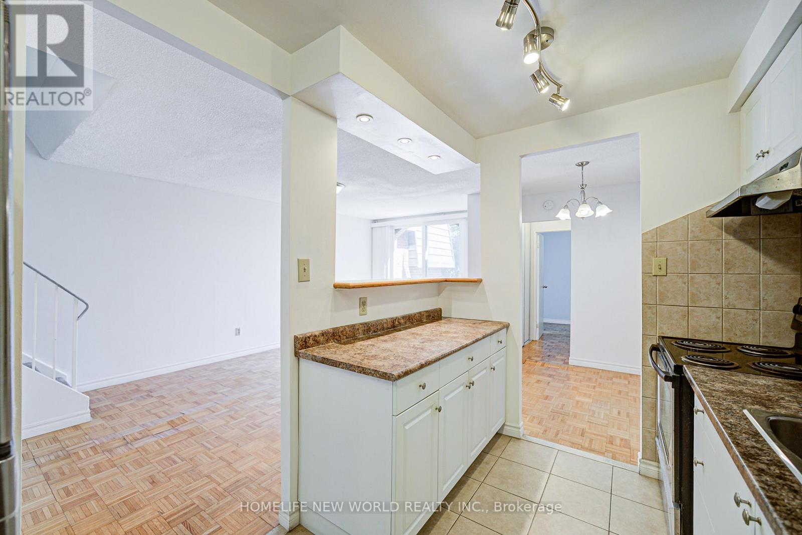 325 - 1455 Williamsport Drive, Mississauga, Ontario  L4X 2T5 - Photo 13 - W12949220