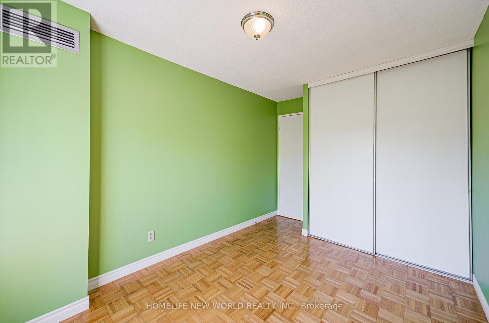 325 - 1455 Williamsport Drive, Mississauga, Ontario  L4X 2T5 - Photo 30 - W12949220