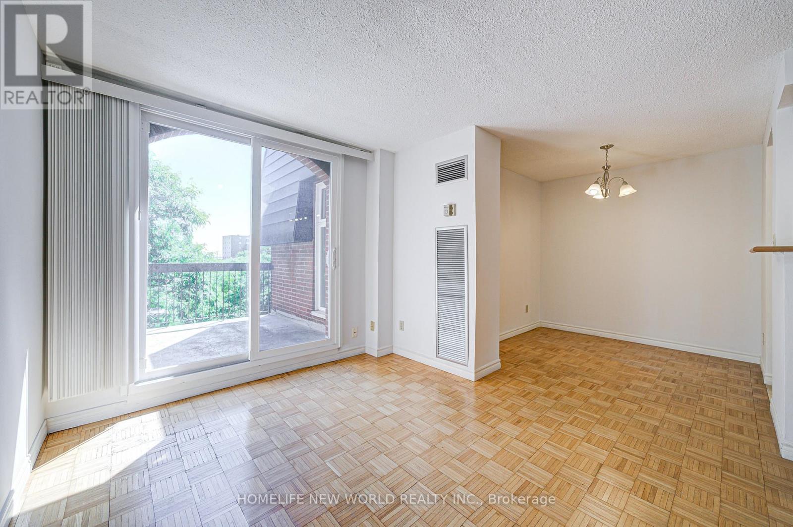 325 - 1455 Williamsport Drive, Mississauga, Ontario  L4X 2T5 - Photo 8 - W12949220