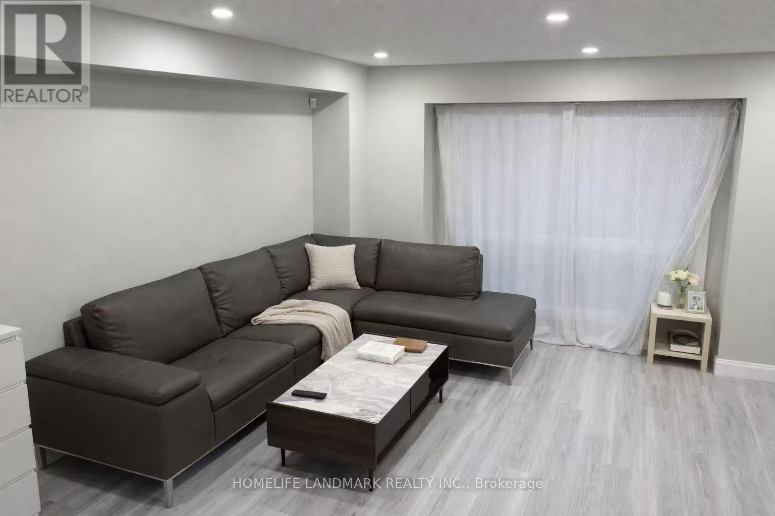 26 - 50 Strathaven Drive, Mississauga, Ontario  L5R 4E7 - Photo 3 - W12949242