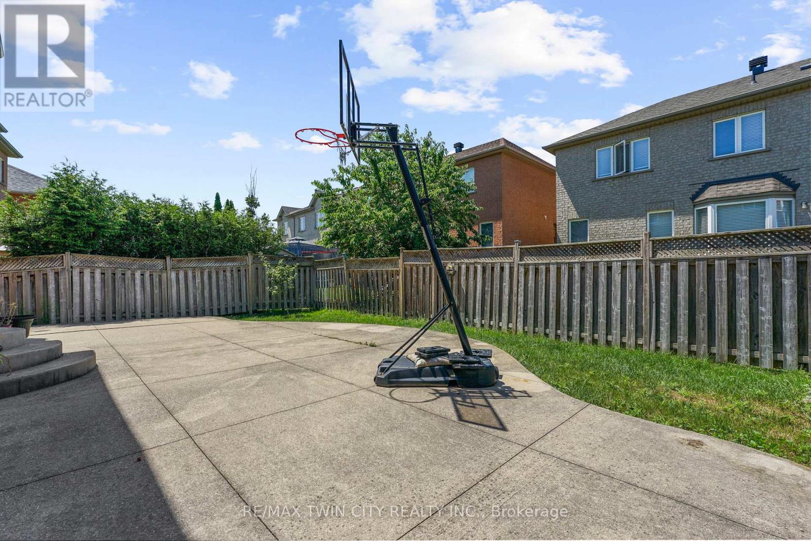 6 Canarygrass Drive, Brampton, Ontario  L6R 3C4 - Photo 34 - W12949266