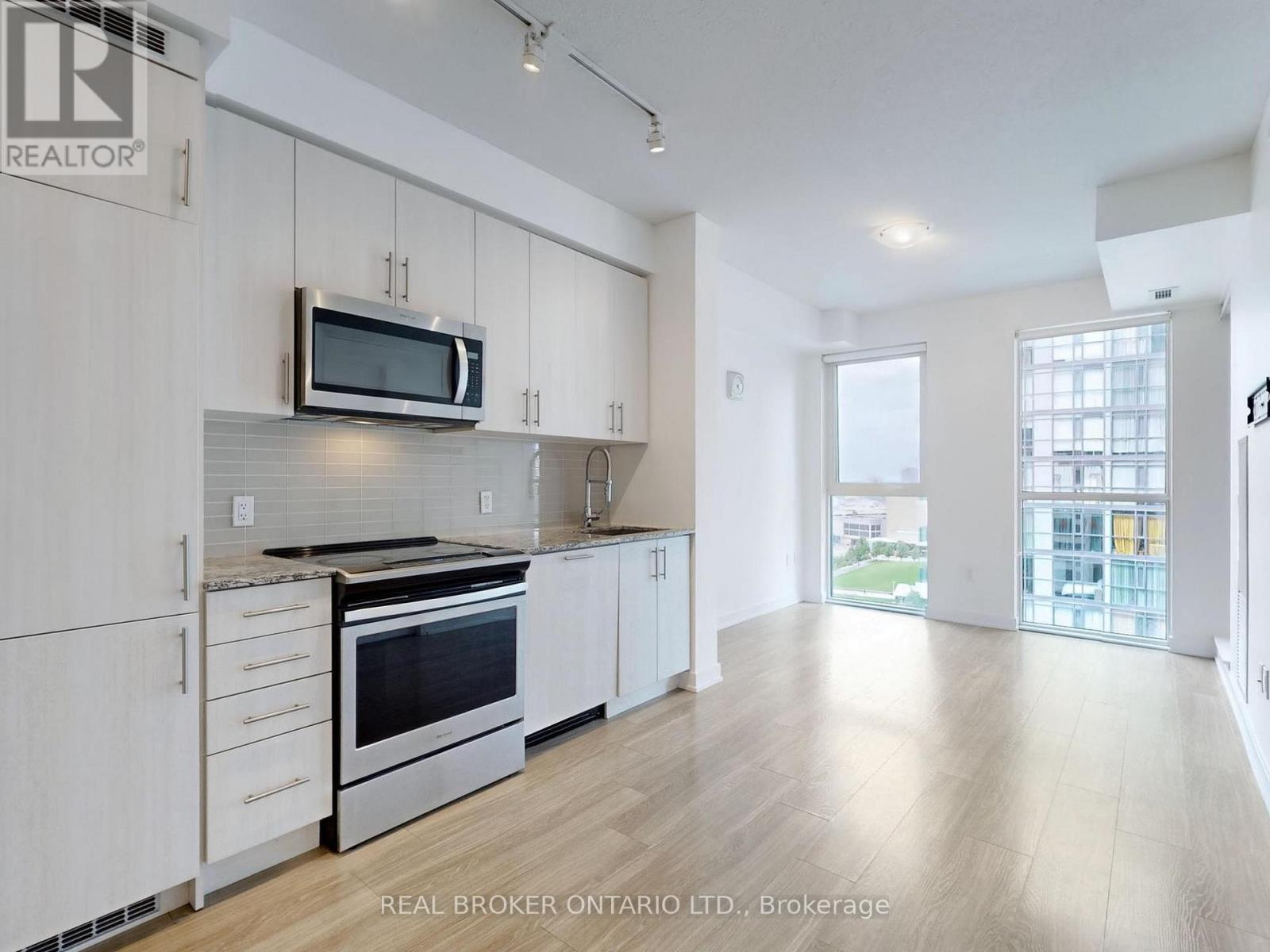 1506 - 4085 Parkside Village Drive, Mississauga, Ontario  L5B 0K9 - Photo 11 - W12949316