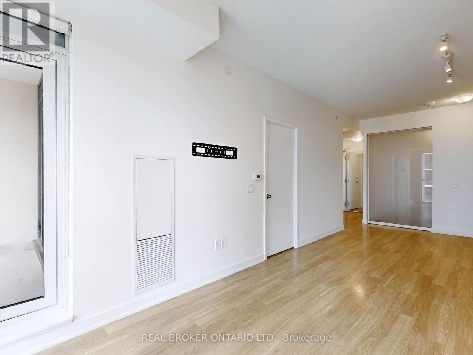 1506 - 4085 Parkside Village Drive, Mississauga, Ontario  L5B 0K9 - Photo 14 - W12949316