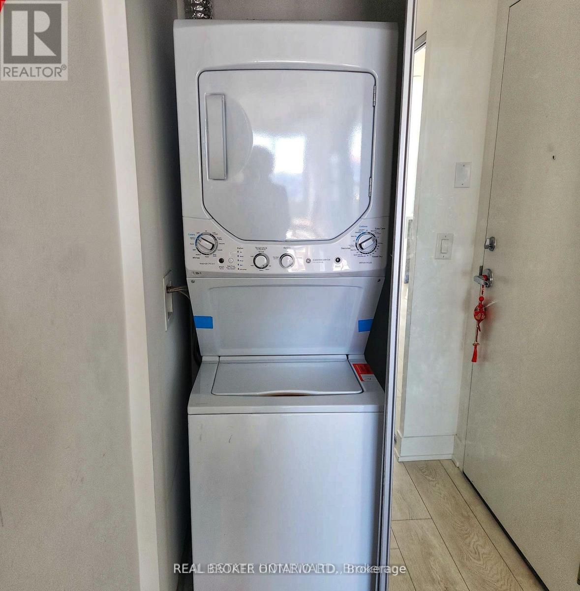 703 - 297 Oak Walk Drive, Oakville, Ontario  L6H 3R6 - Photo 13 - W12949318