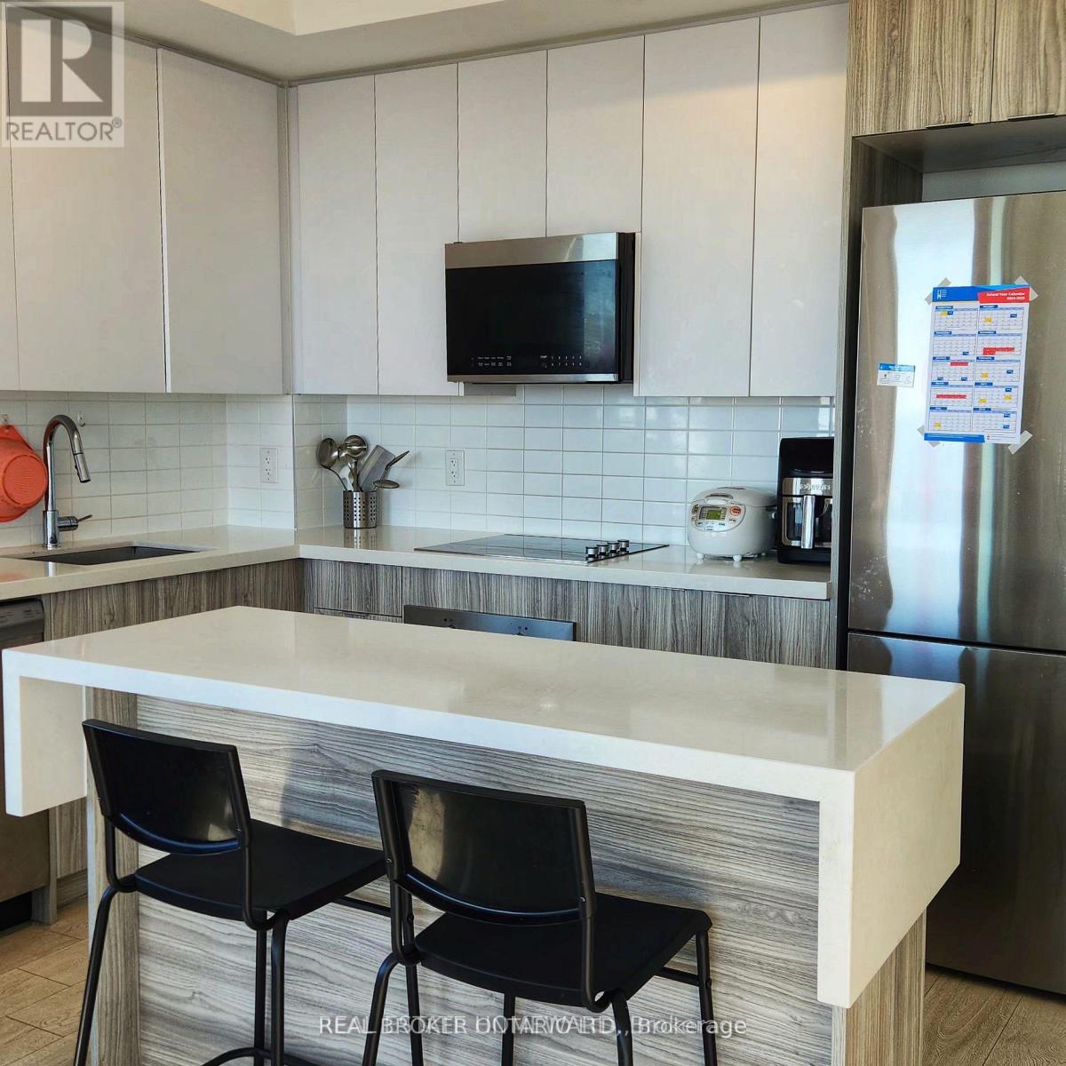 703 - 297 Oak Walk Drive, Oakville, Ontario  L6H 3R6 - Photo 4 - W12949318