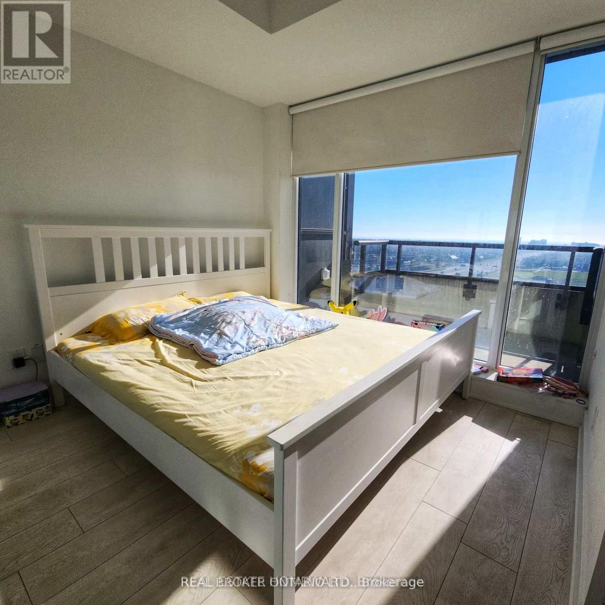 703 - 297 Oak Walk Drive, Oakville, Ontario  L6H 3R6 - Photo 7 - W12949318