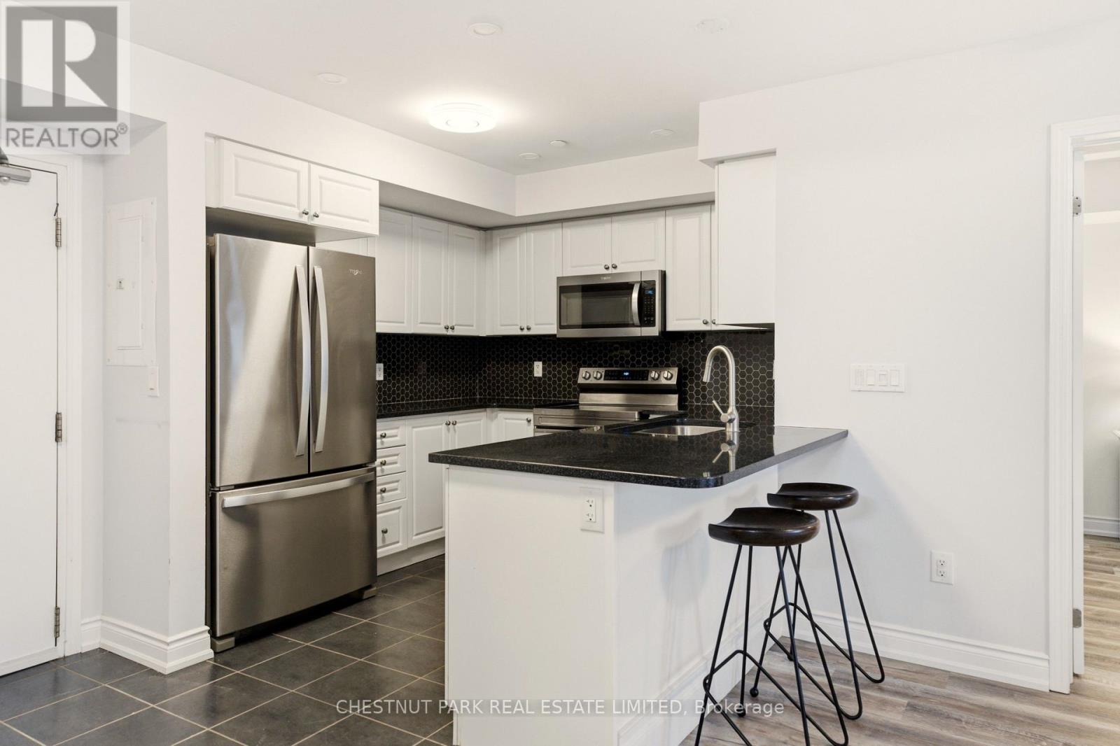 108 - 1045 Nadalin Heights, Milton, Ontario  L9T 8R5 - Photo 11 - W12949334