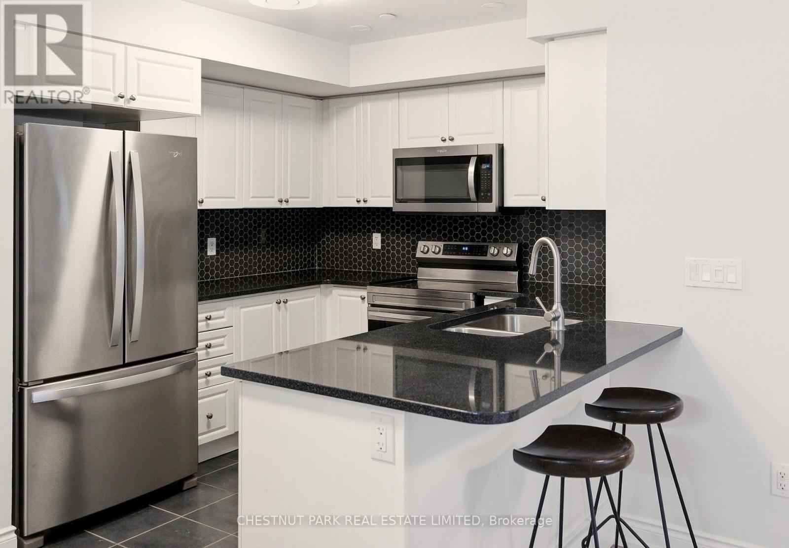 108 - 1045 Nadalin Heights, Milton, Ontario  L9T 8R5 - Photo 6 - W12949334