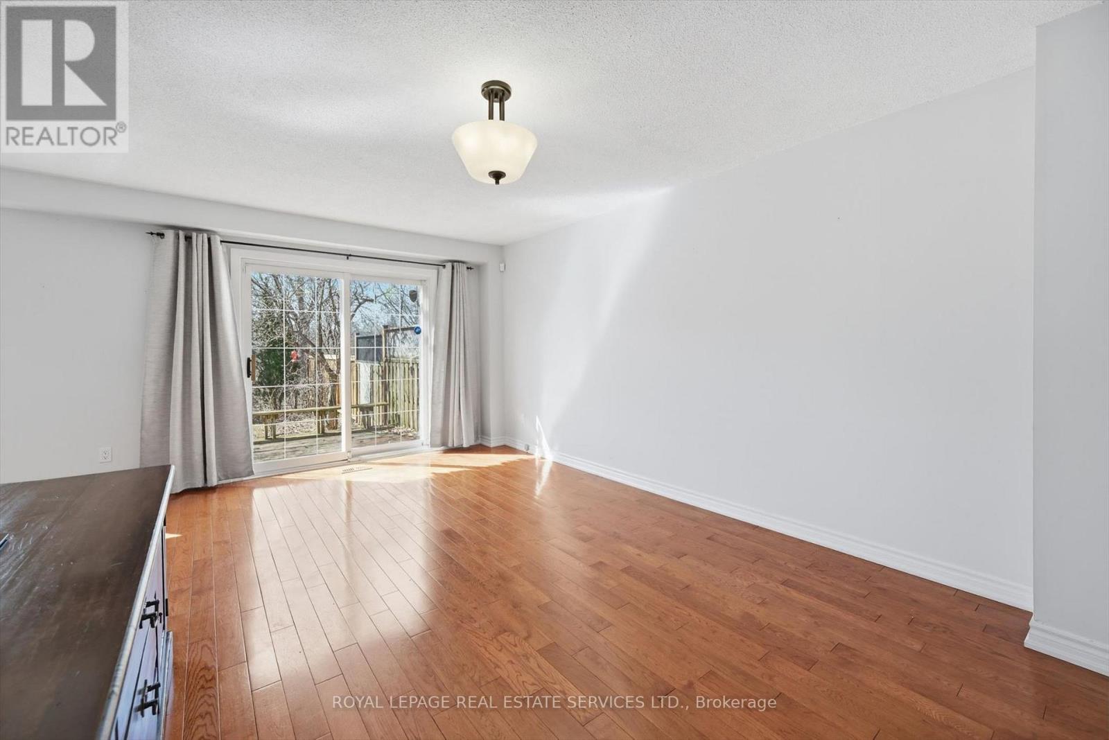 2202 Margot Street, Oakville, Ontario  L6H 3M1 - Photo 11 - W12949350