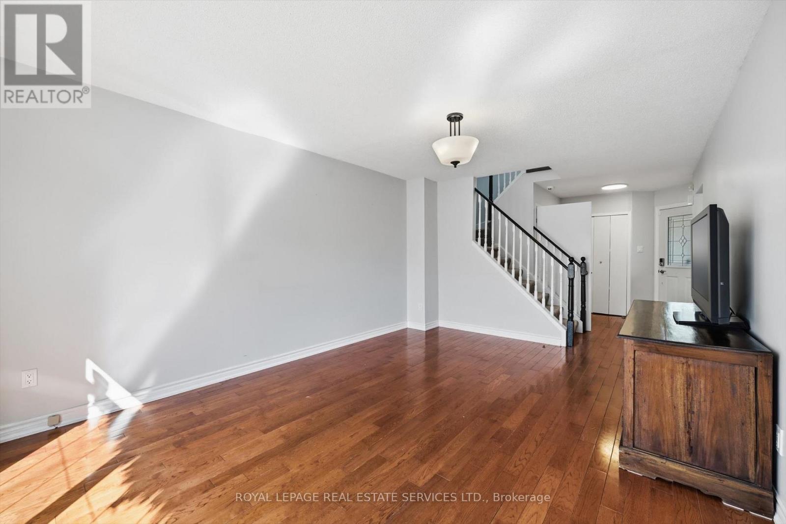 2202 Margot Street, Oakville, Ontario  L6H 3M1 - Photo 14 - W12949350