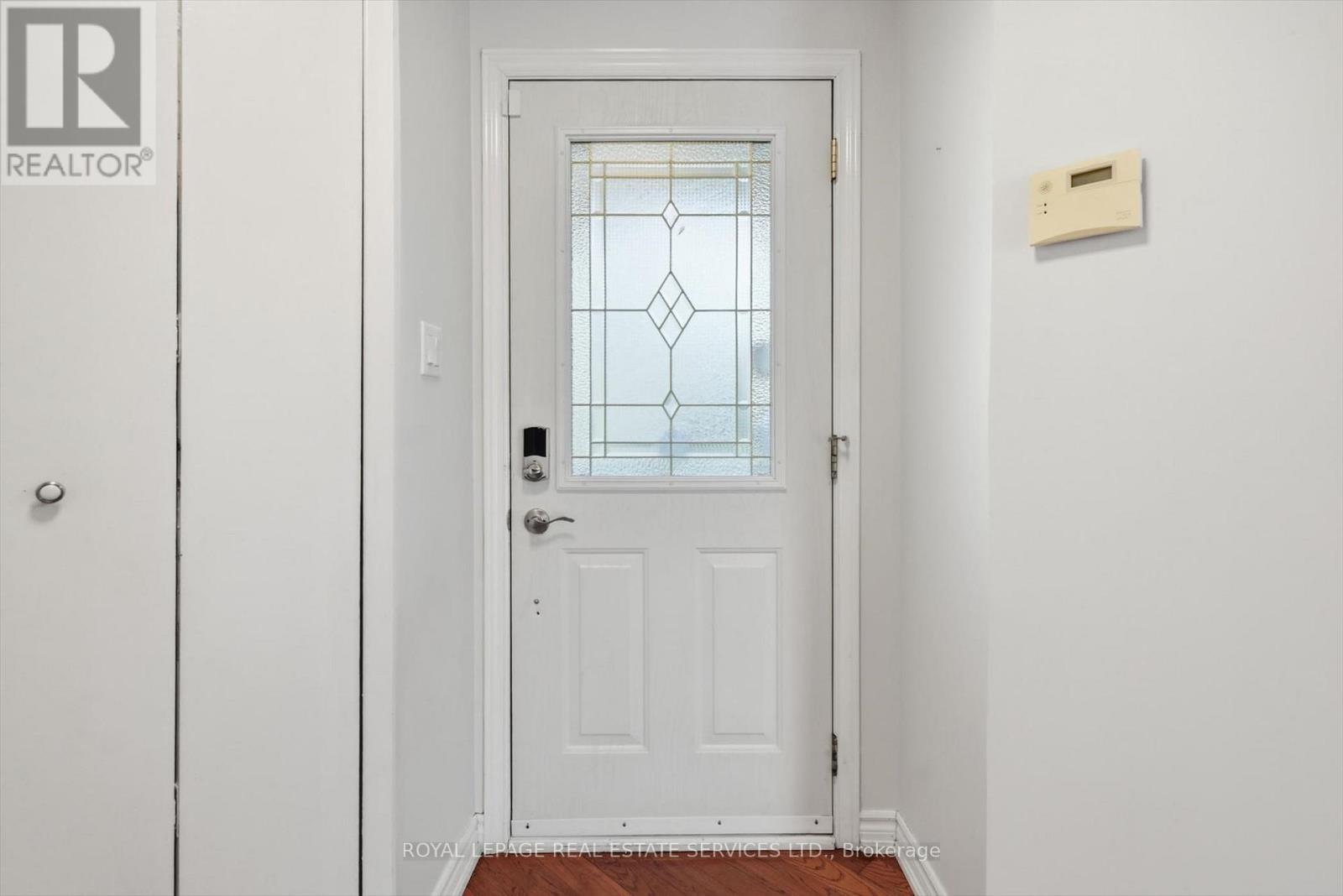 2202 Margot Street, Oakville, Ontario  L6H 3M1 - Photo 4 - W12949350