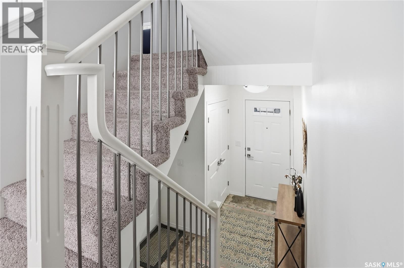 223 Eaton Crescent, Saskatoon, Saskatchewan  S7V 0H4 - Photo 3 - SK031851