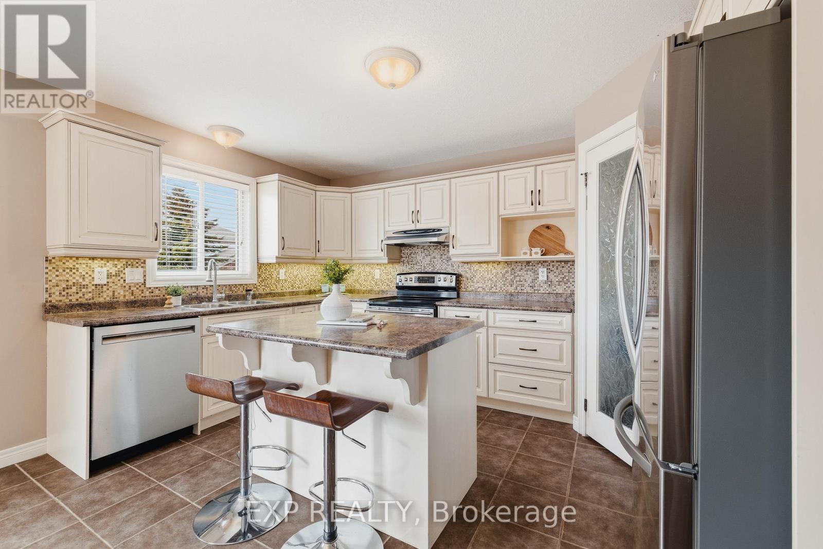 20 Parkside Street, Mapleton, Ontario  N0G 1P0 - Photo 9 - X12949228