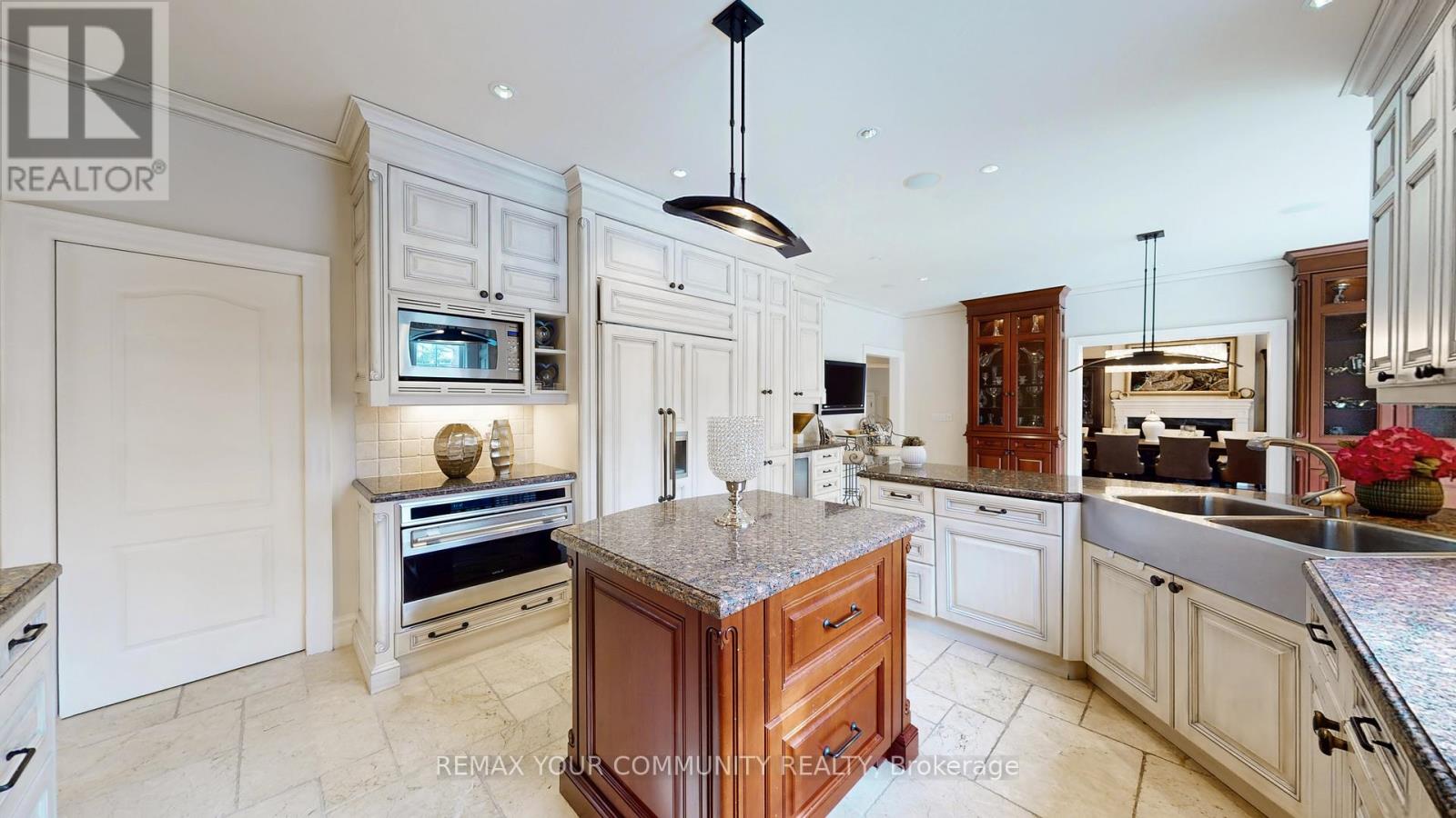 22 Valloncliffe Road, Markham, Ontario  L3T 2W8 - Photo 16 - N12947266