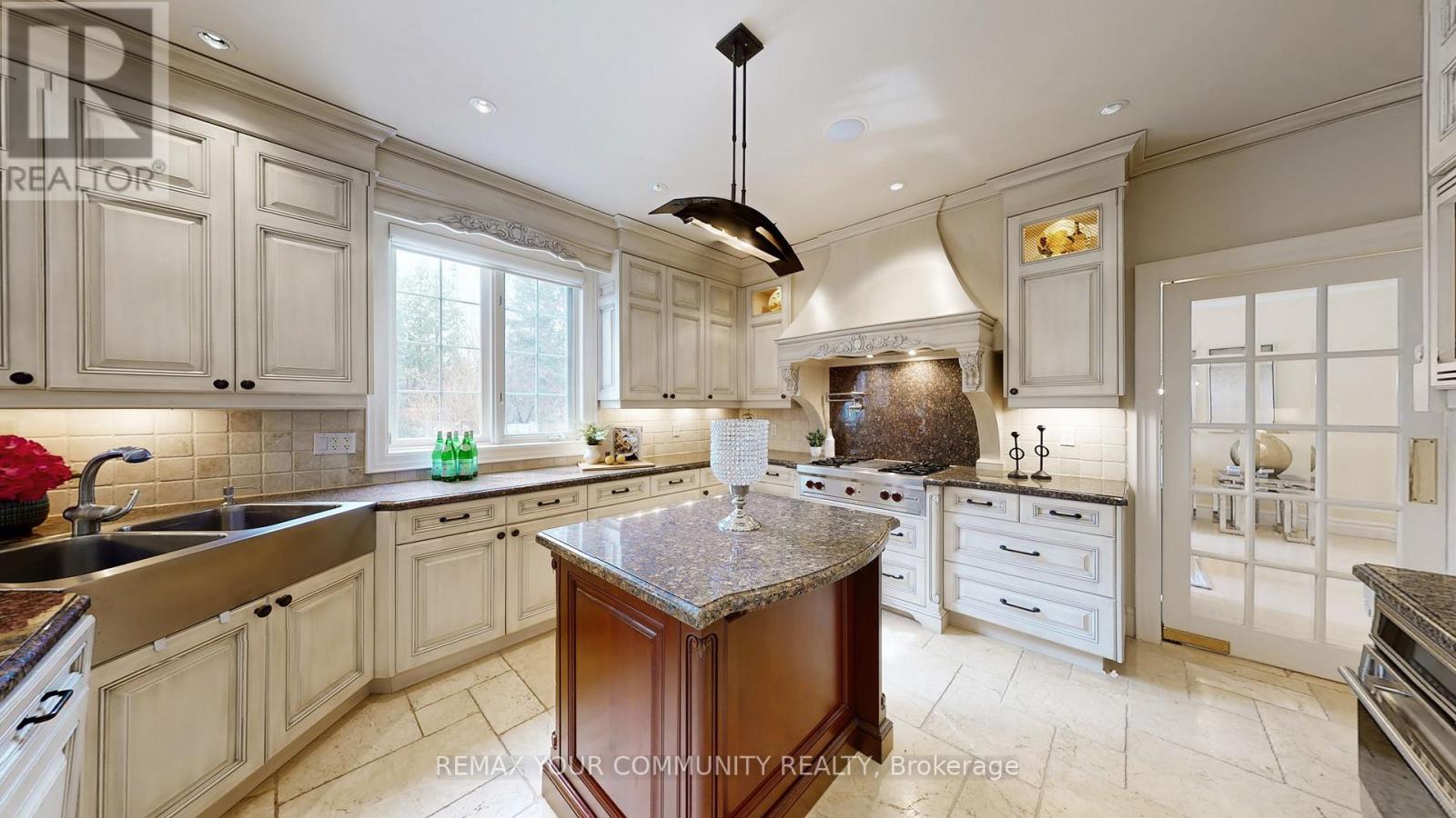 22 Valloncliffe Road, Markham, Ontario  L3T 2W8 - Photo 14 - N12947266