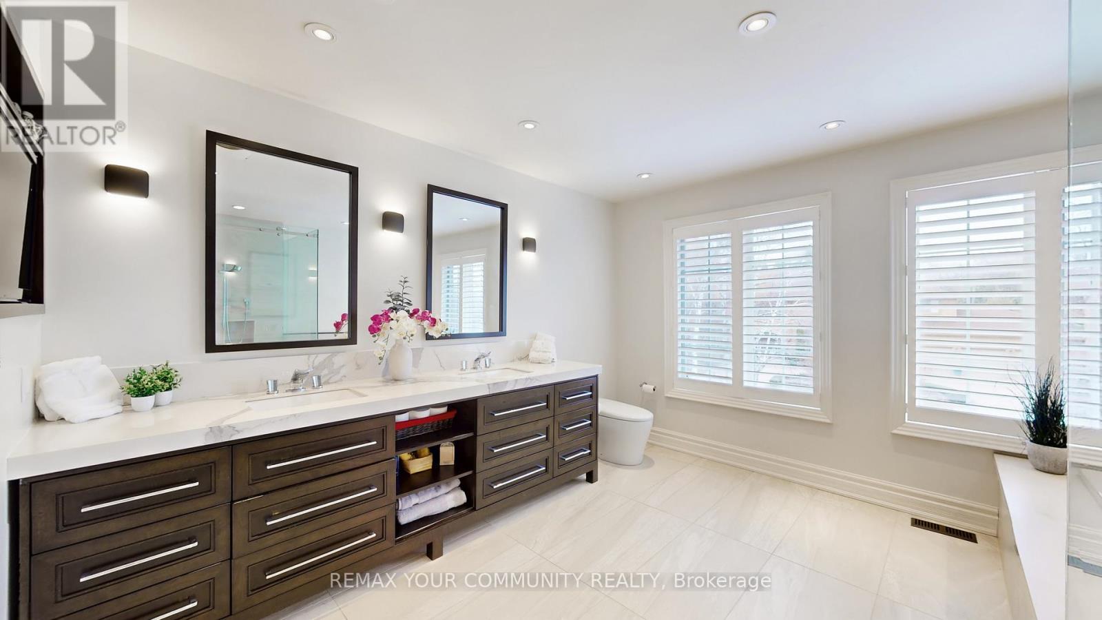 22 Valloncliffe Road, Markham, Ontario  L3T 2W8 - Photo 21 - N12947266