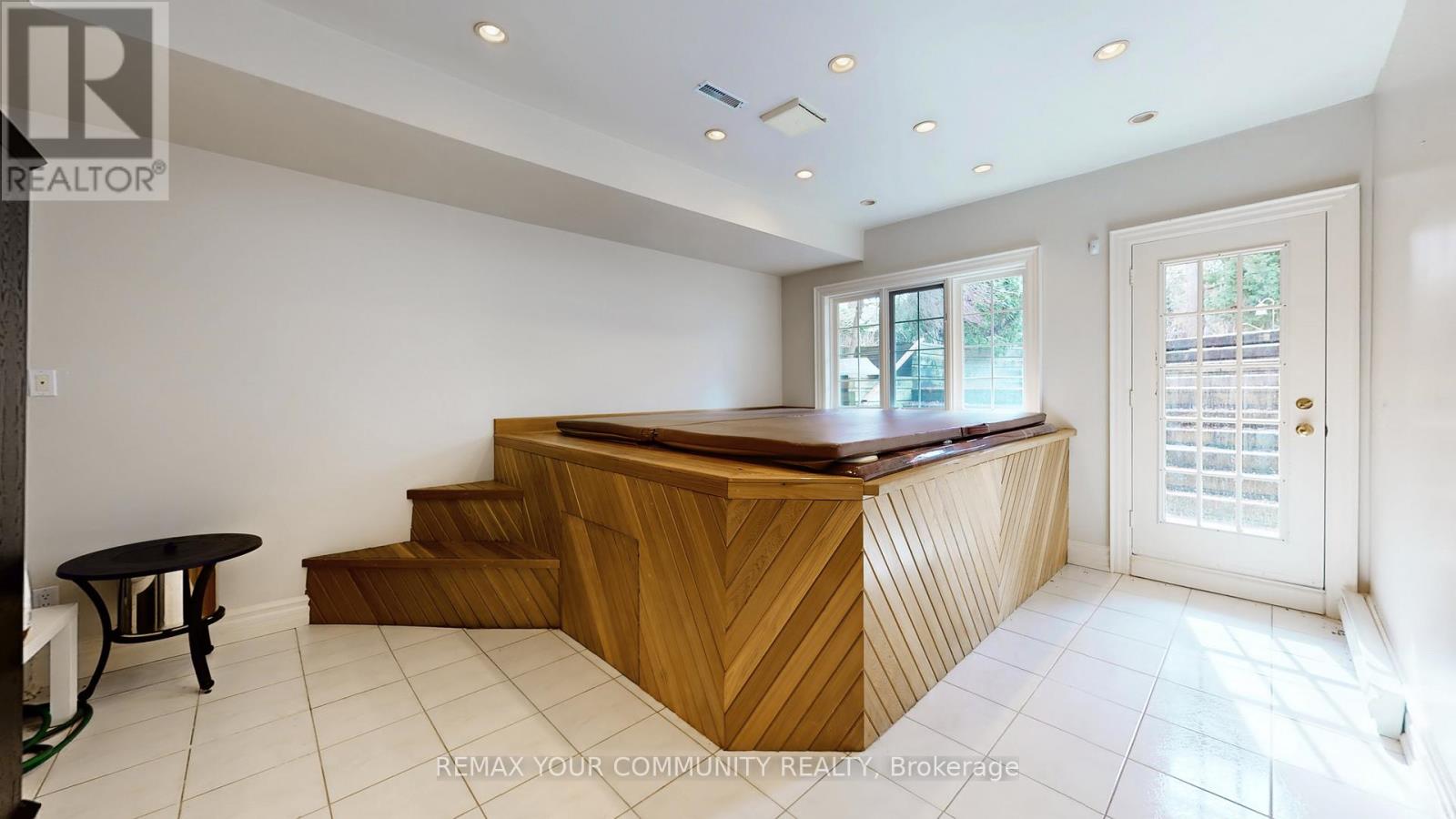 22 Valloncliffe Road, Markham, Ontario  L3T 2W8 - Photo 39 - N12947266