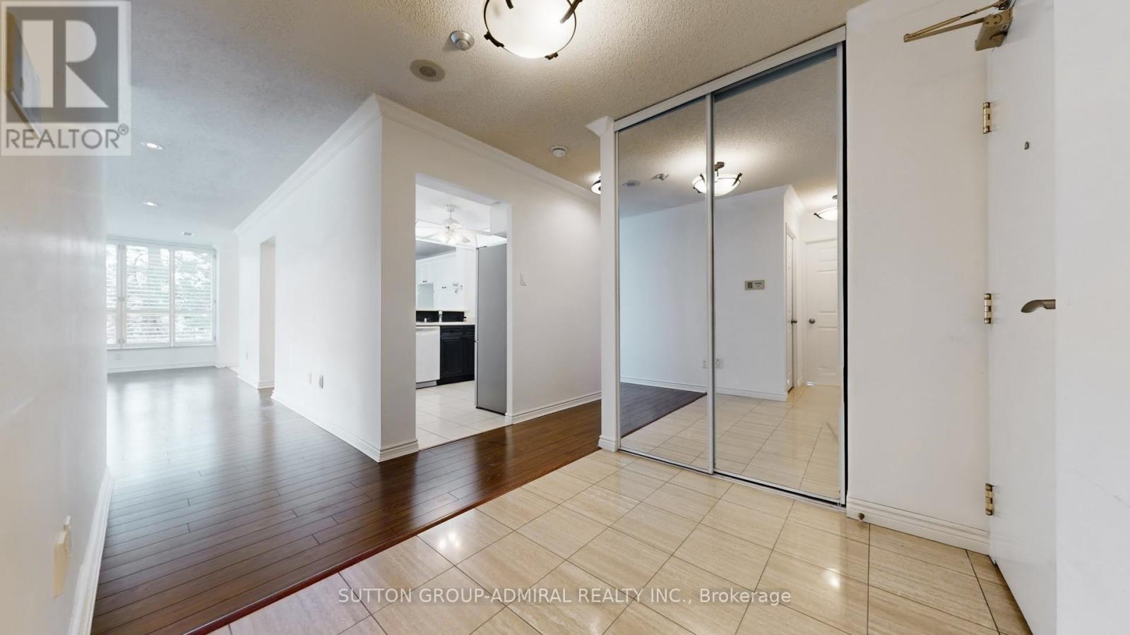 202 - 1 Clark Avenue W, Vaughan, Ontario  L4J 7Y6 - Photo 9 - N12949152