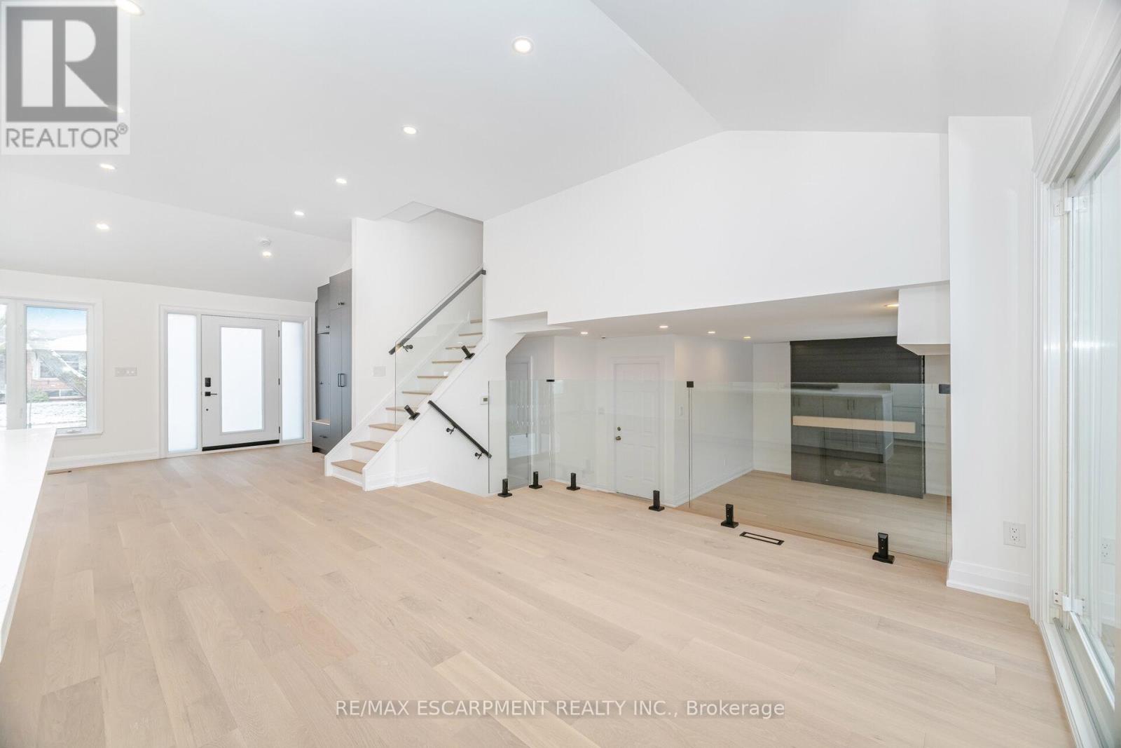 2276 Wyandotte Drive, Oakville, Ontario  L6L 2T5 - Photo 29 - W12823708