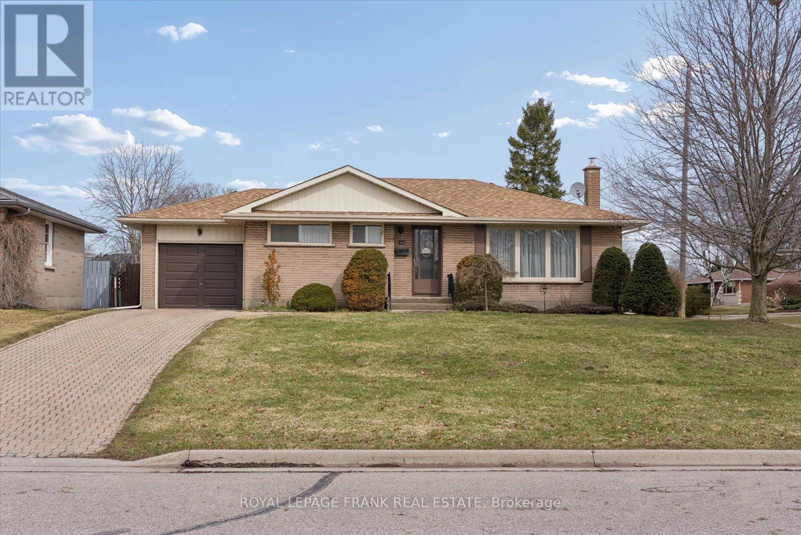 442 Cunningham Avenue, Oshawa, Ontario L1J 3C2 - Photo 2 - E12949502