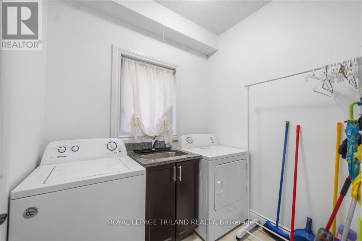 1942 Cedarpark Drive, London North, Ontario  N5X 0J1 - Photo 33 - X12949514