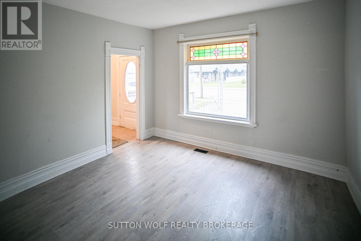 24 Colborne Street, Strathroy-Caradoc, Ontario  N7G 2L9 - Photo 4 - X12949528