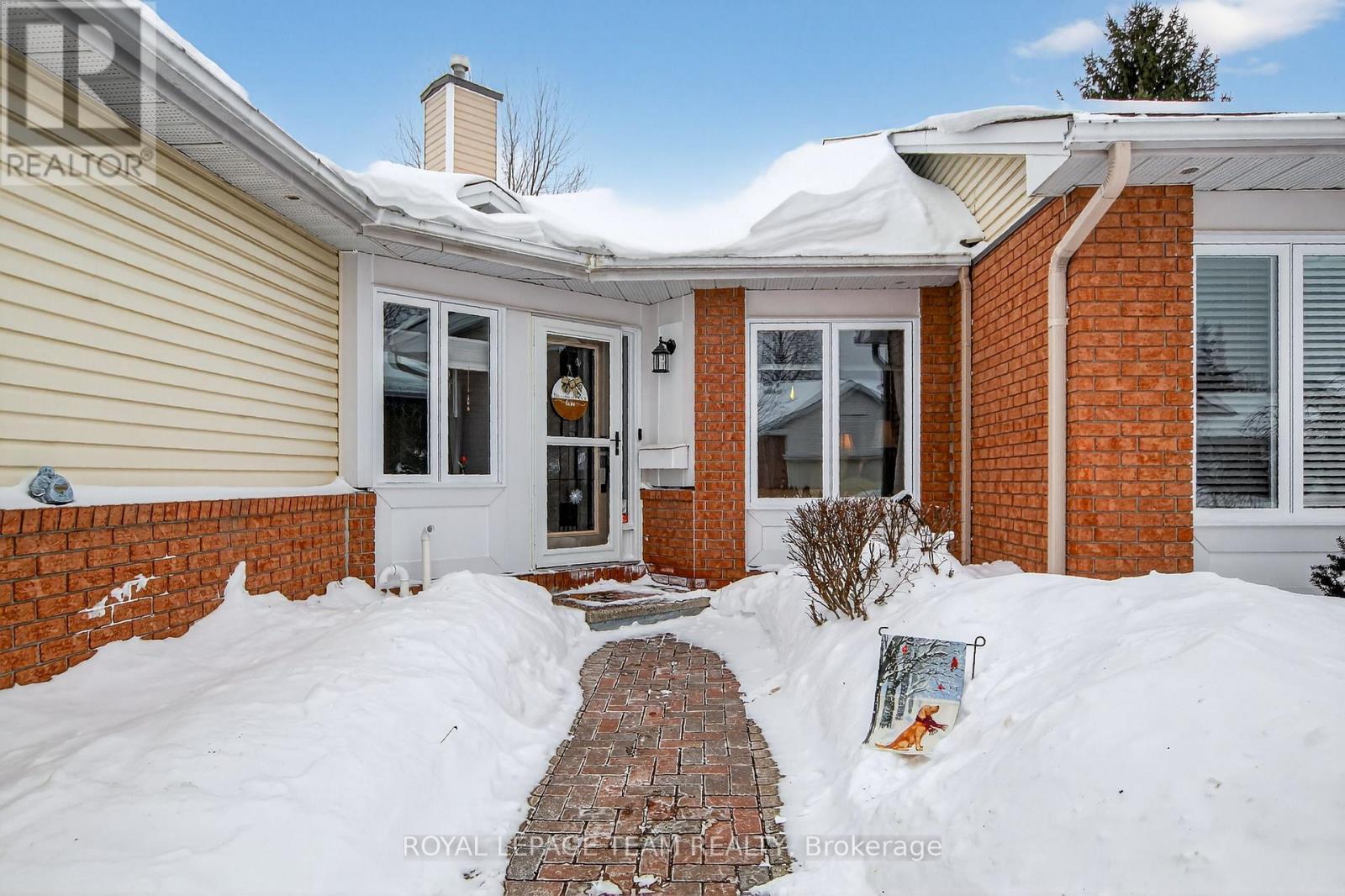 20 River Oaks Court, Ottawa, Ontario  K2S 1L3 - Photo 3 - X12949396
