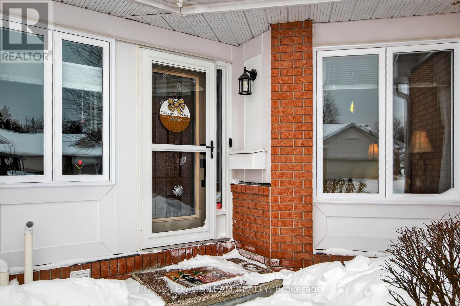 20 River Oaks Court, Ottawa, Ontario  K2S 1L3 - Photo 4 - X12949396