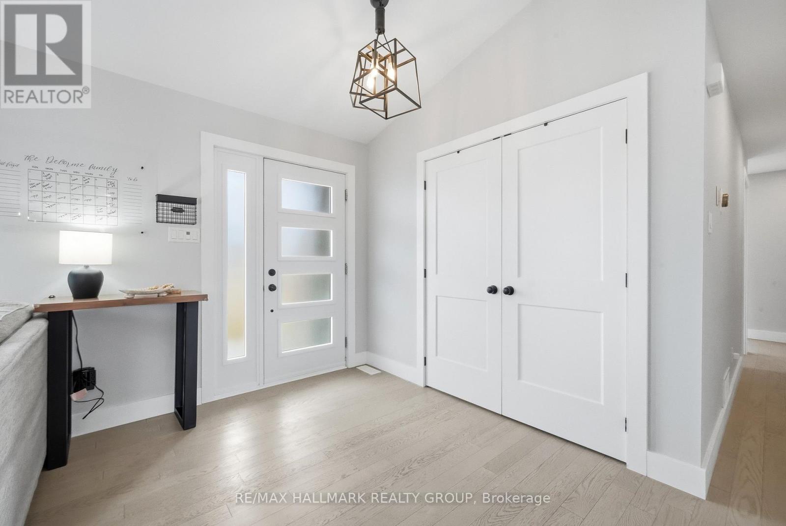 242 Etienne Street, Clarence-Rockland, Ontario  K0A 1E0 - Photo 2 - X12949496