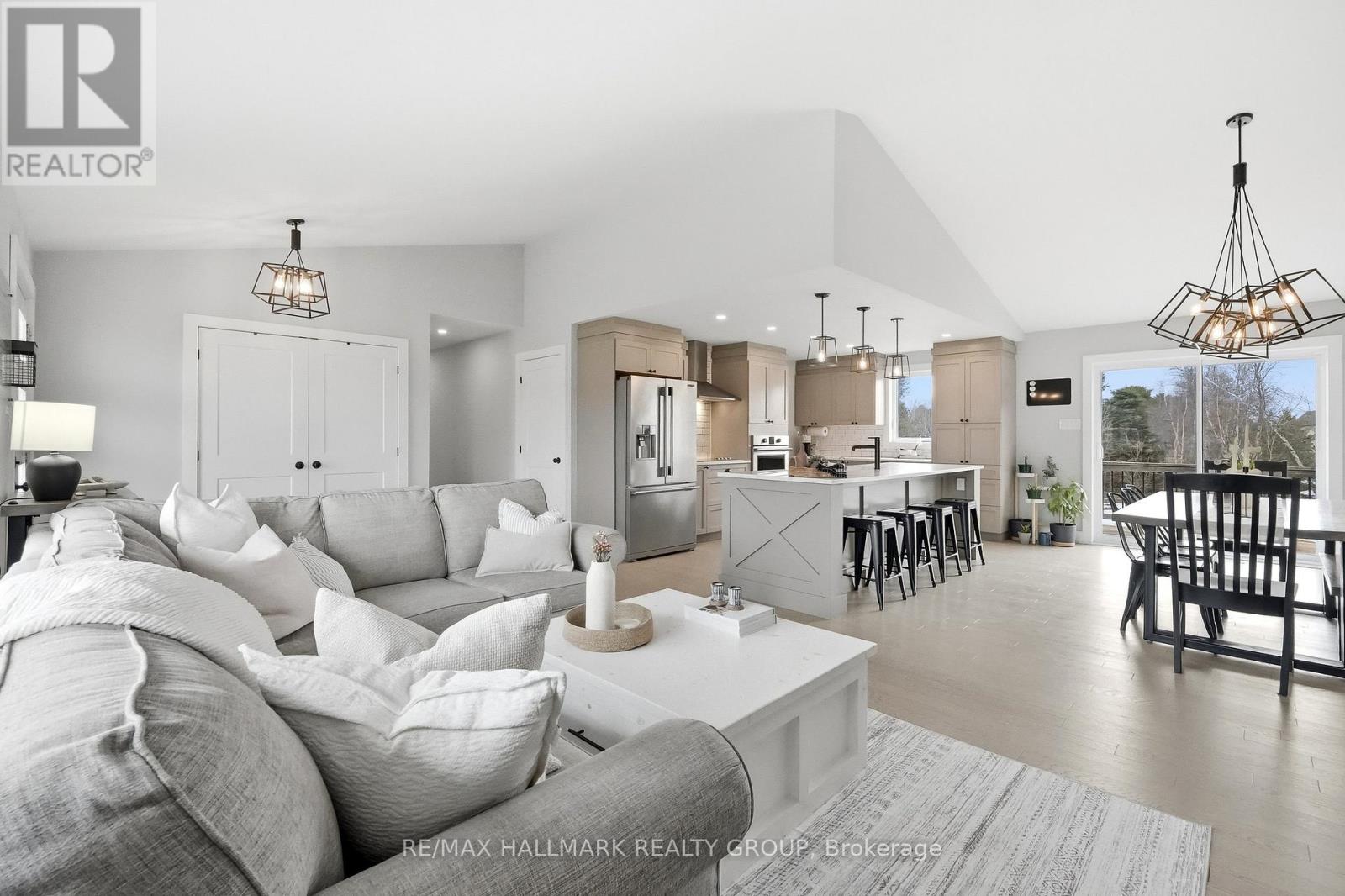 242 Etienne Street, Clarence-Rockland, Ontario  K0A 1E0 - Photo 4 - X12949496