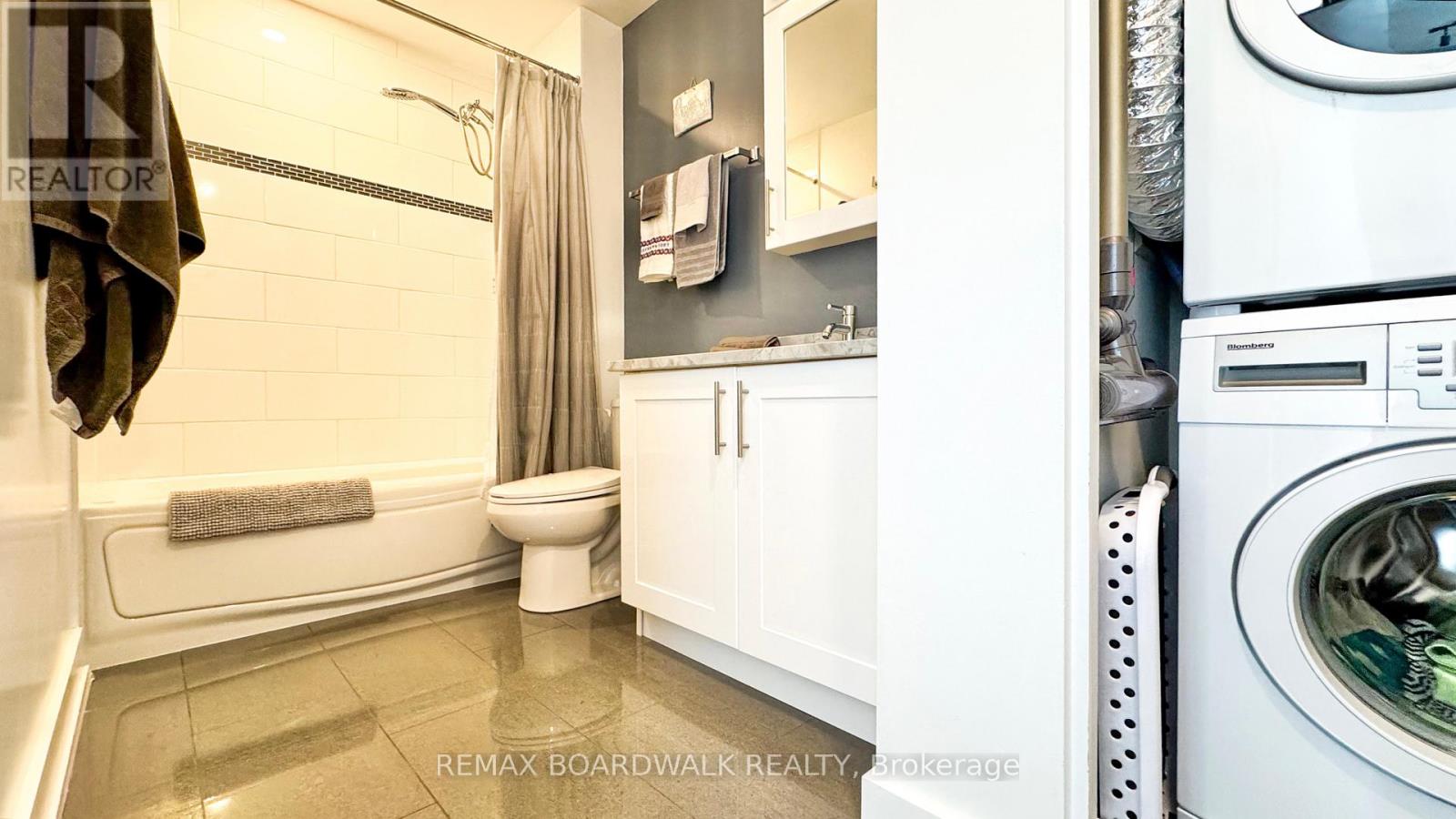 2706 - 40 Nepean Street N, Ottawa, Ontario  K2P 0X5 - Photo 1 - X12949516