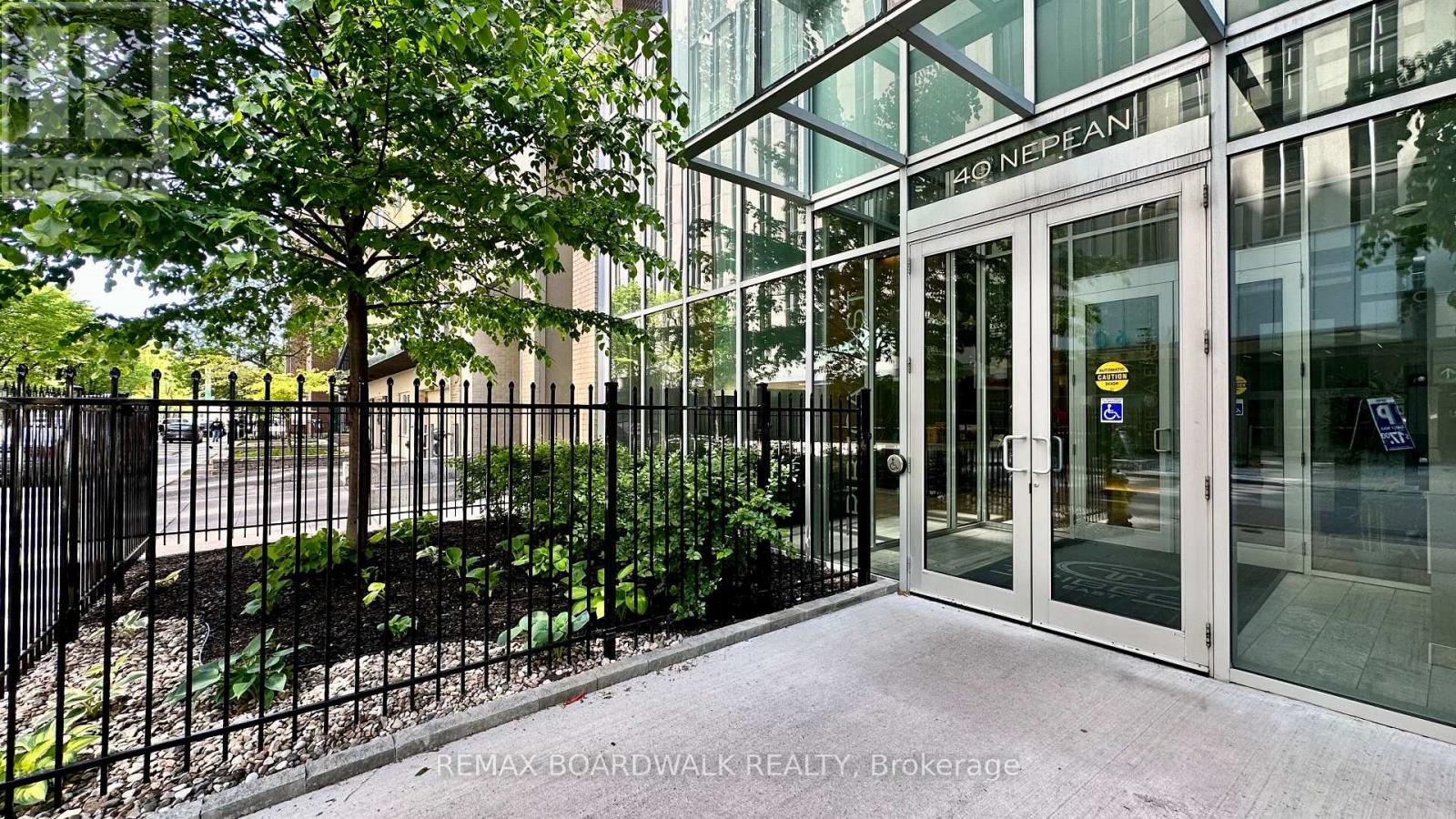 2706 - 40 Nepean Street N, Ottawa, Ontario  K2P 0X5 - Photo 2 - X12949516