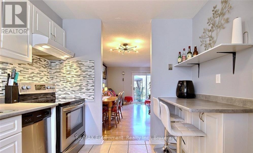 6 - 38 Elma Street, St. Catharines, Ontario  L2N 6Z3 - Photo 4 - X12949392