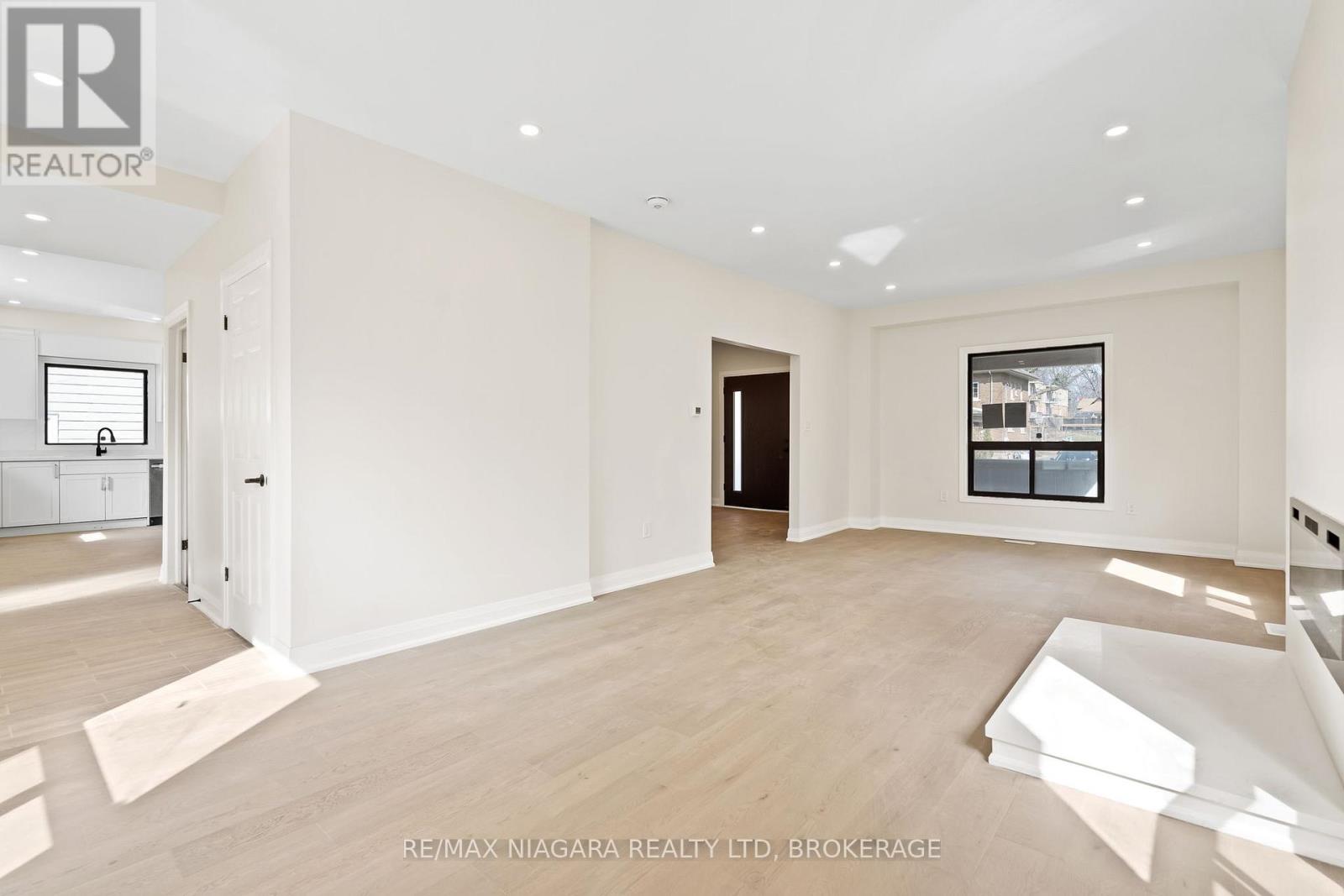 6058 Culp Street, Niagara Falls, Ontario  L2G 2B7 - Photo 9 - X12949404